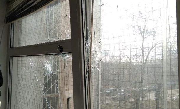 Kijów, Ukraina: Anarchiści wystrzelili 15 kul w okna sądu w akcie solidarności