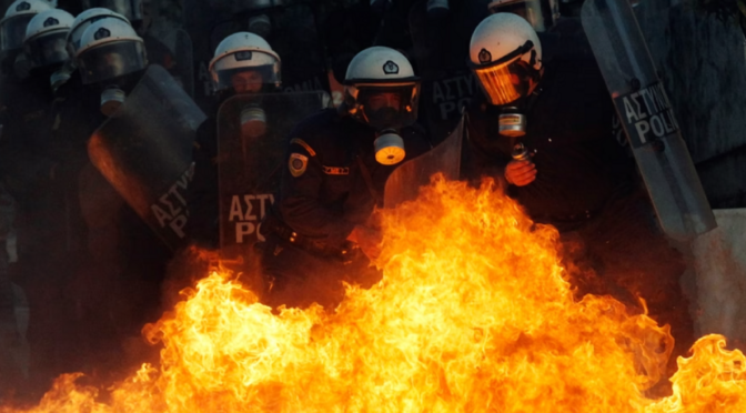 Saloniki, Grecja: Atak koktajlami mołotowa na oddział policji do tłumienia zamieszek