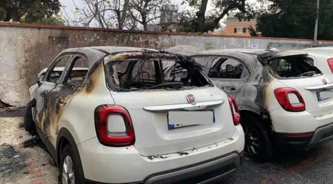 Genua, Włochy: Podpalenie pojazdów grupy IREN w ramach solidarności z anarchistycznym towarzyszem Alfredo Cospito i więźniami anarchistycznymi