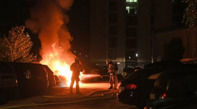 Berlin, Niemcy: Podpalenie auta należącego do niszczyciela środowiska Züblin